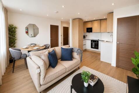 Open plan lounge/dining room/kitchen