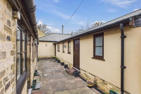 Courtyard- Mark Stephens EweMove Newmarket and Soh