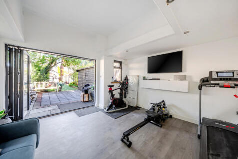 Outbuilding/Gym
