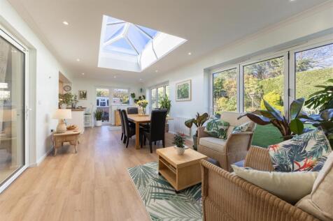 Garden Room / Dining Area