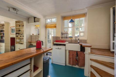 Undercliffe 1 Kitchen Dining Room-6.jpg