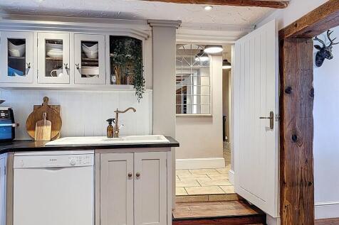 Fitted kitchen to...