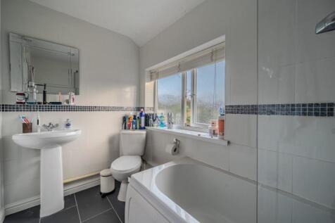 6 LUDLOW CLOSE-7.jpg