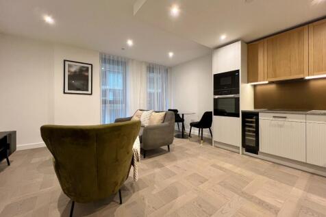 London Dock | Saffron Wharf | Brand New 1 Bedroom Apartment | Excellent Orientation