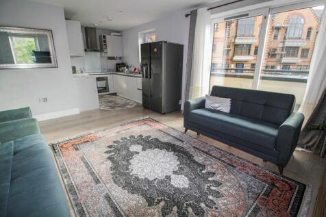 LIVING ROOM TO KITCHEN