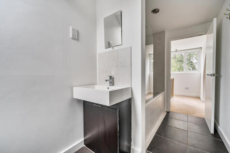 1371760-23-68f8f6...