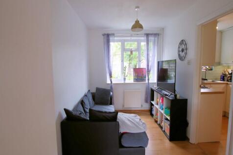 Living room 2.jpg
