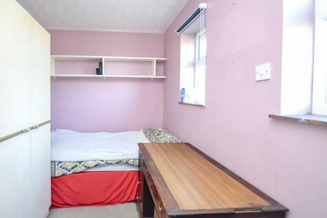 downstairs bedroom .jpg