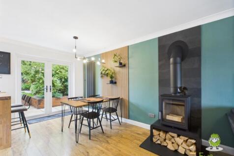 EweMove Basingstoke Avon Road Dining Area