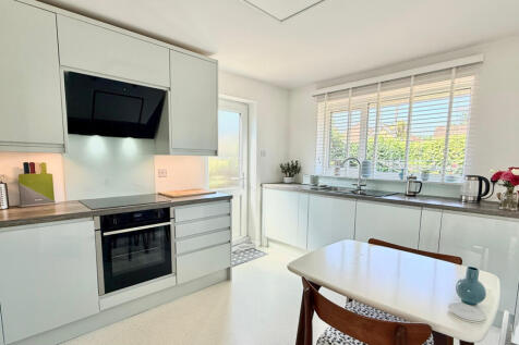 3 SHARD CLOSE (3)