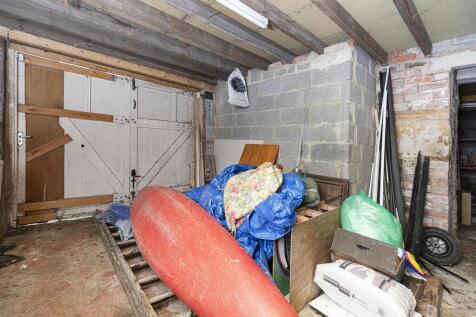 Bramleys Estate Agents - Leeds Road - Mirfield (30