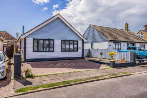 Detached and beautifully modernised bungalow
