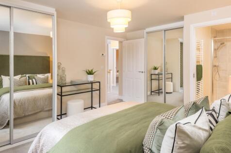 Main bedroom with en suite in the 4 bedroom Culver at Finchwood Park
