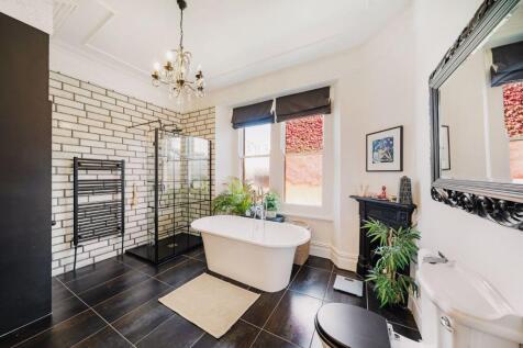 5 bed, 3 bath Detached in Bristol - Photo 15