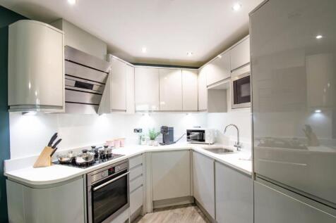 KITCHEN / LIVING ROOM