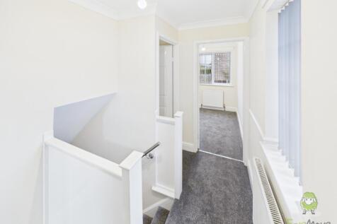 CAM04233G0-PR0047-STILL011