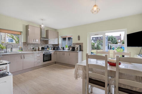 Reception/Kitchen