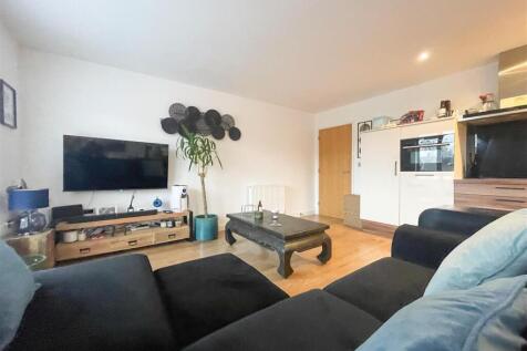 OPEN PLAN LOUNGE KITCHEN DINING ROOM
