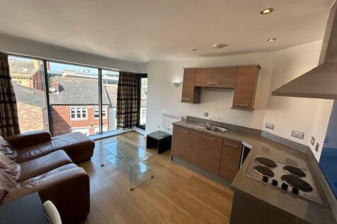 ** BRIGHT AND AIRY ** MODERN KITCHEN ** CENTRAL LOCATION ** PRIVATE BALCONY **
