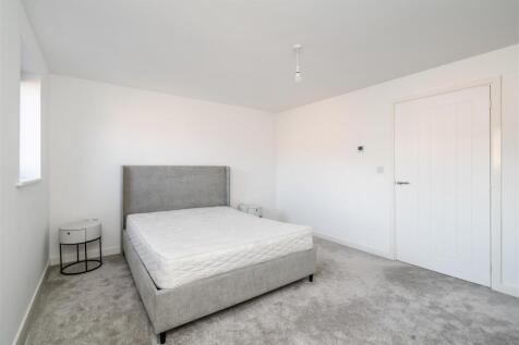 73 Newman Square_6.jpg