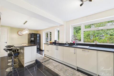 CAM01995G0-PR0354-STILL013