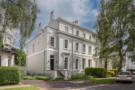 5, 21 Pittville Lawn exterior 3rd.jpg