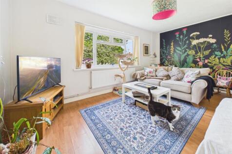 99 Highridge Green, Highridge, Bristol BS13 8BN |