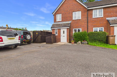 3 bed end terrace for sale Weavers Avenue, Frizin
