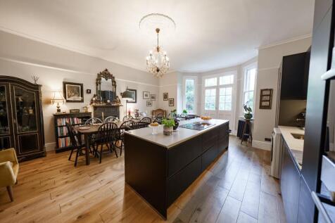 2 - Kitchen Island.jpg