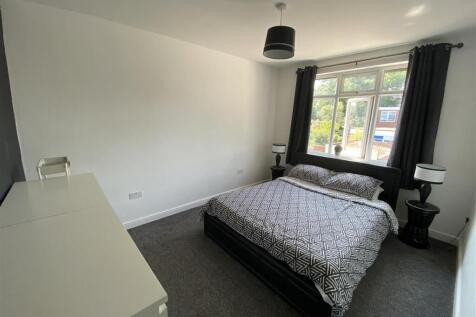 Bedroom no.2 rear double: