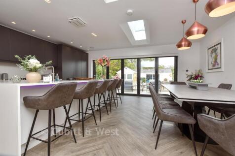 Kitchen/Dining Area