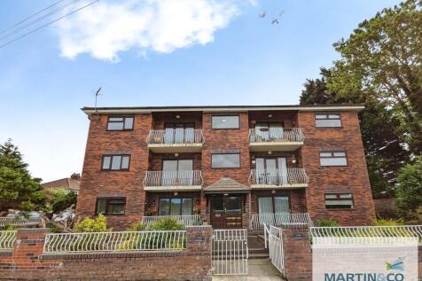 Martin and Co are delighted to offer this very well presented two bedroom first floor apartment set in a prime location. This beautifully proportioned first floor apartment, situated in a highly sough