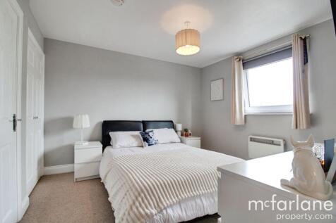 Bedroom & En-suite
