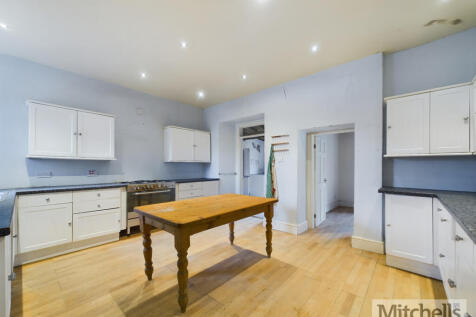 The Old Ale House, Bootle Station