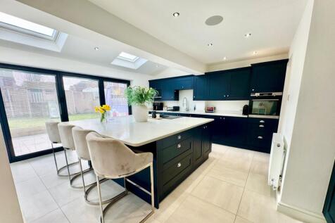 Kitchen Family Room