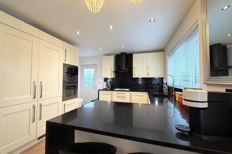 Kitchen/Dining Ar...