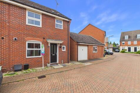 EweMove - Hillside Gardens - Front of House