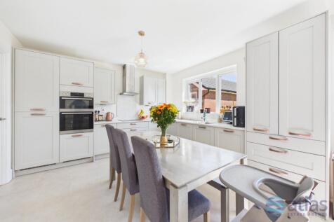 Kitchen/Lounge/Dining Area