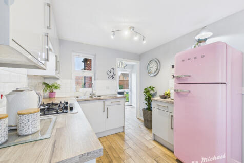 CAM03218G0-PR0837-STILL009