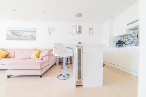 Award-winning Media team on EVERY Listing_8