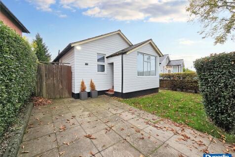 We are pleased to introduce a detached two bedroom bungalow with spacious living space to include driveway parking and rear garden. Available now. Deposit Amount = £1067.00 EPC Rating = D Council Tax