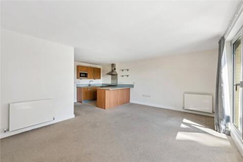 Winkworth are proud to offer a stunning modern two bedroom apartment located on the fourth floor of this sought after development. The property comes with a stunning fully fitted kitchen and open plan