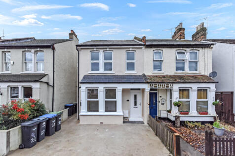 3 Bedroom Semi-Detached in EN1 1BN