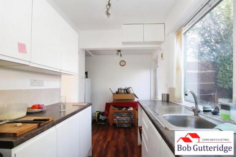 FITTED KITCHEN/DINING ROOM