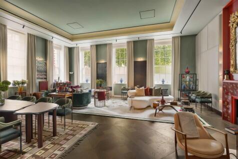 5 bed, 5 bath Apartment in London - Photo 2