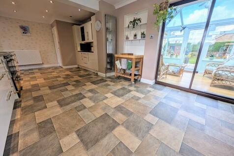 PXL_20251027_1156...