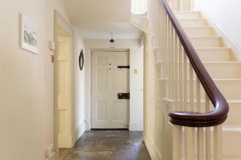 5 bed, 2 bath Detached in Manchester - Photo 13