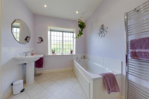 En Suite Bathroom 2