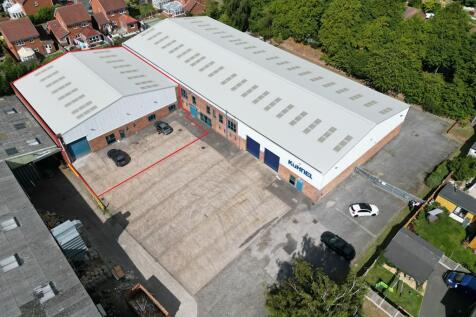 Light Industrial to rent in ossett