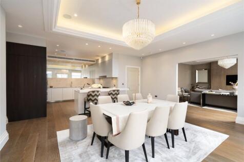 3 bed, 3 bath Apartment in london - Photo 4